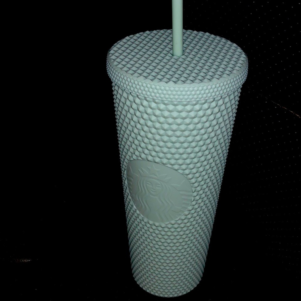 Starbucks 24 oz cold cup.